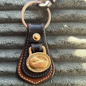 Vintage (2005) Beautiful Dooney & Bourke leather key chain.
